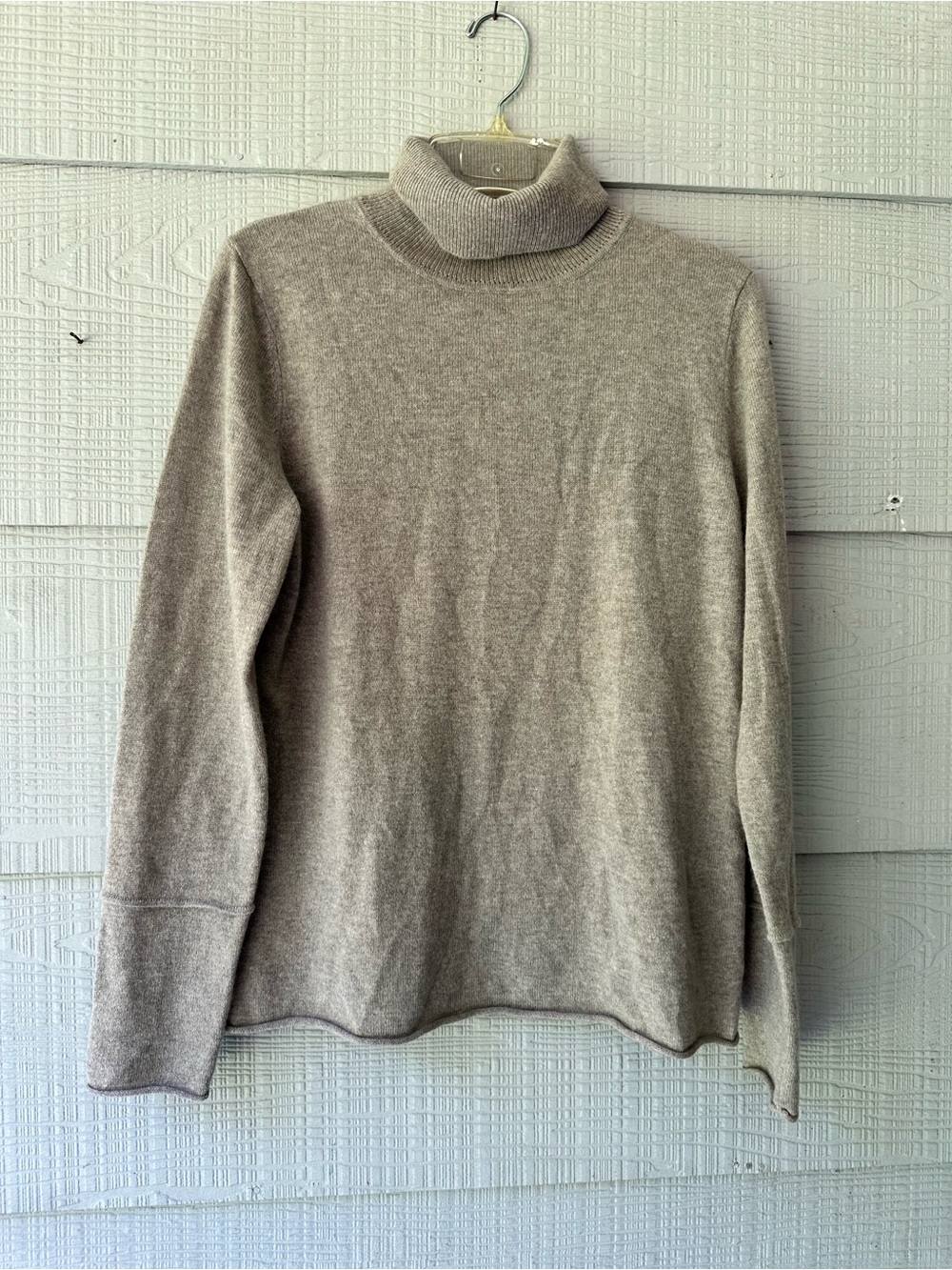 Saks Fifth  Avenue 100% Cashmere  Women’s Turtle Neck Lightweight Sweater~L